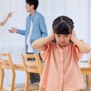 Famílias Disfuncionais: Como a Infância Continua Dirigindo Sua Vida Adulta